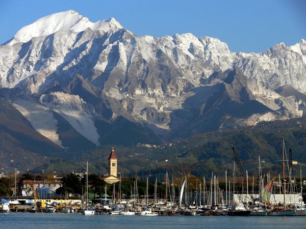 appartamento in affitto a Carrara in zona Marina di Carrara