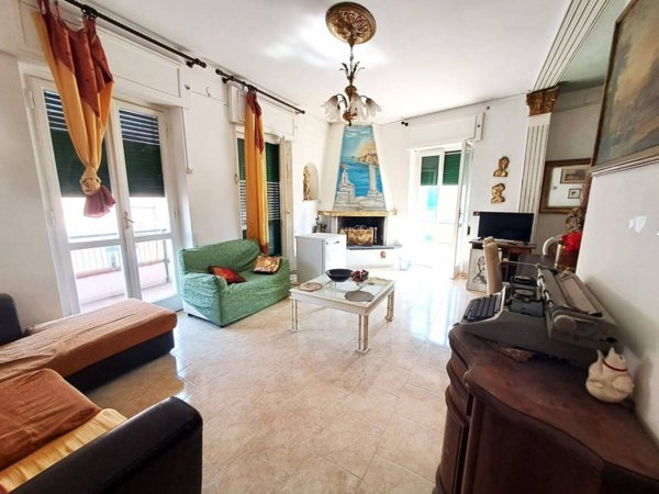 appartamento in affitto a Carrara in zona Marina di Carrara