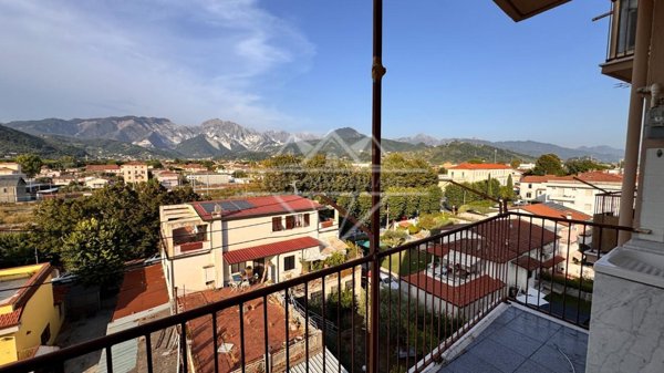 appartamento in affitto a Carrara