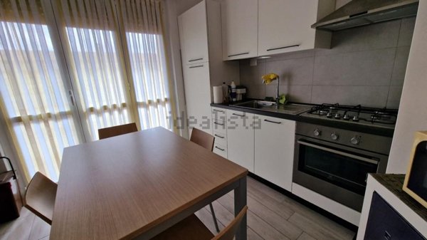 appartamento in affitto a Carrara in zona Marina di Carrara