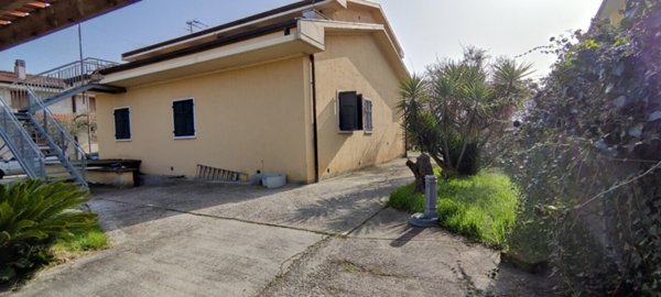 casa indipendente in affitto a Carrara