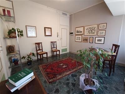 ufficio in affitto a Carrara in zona Centro Città
