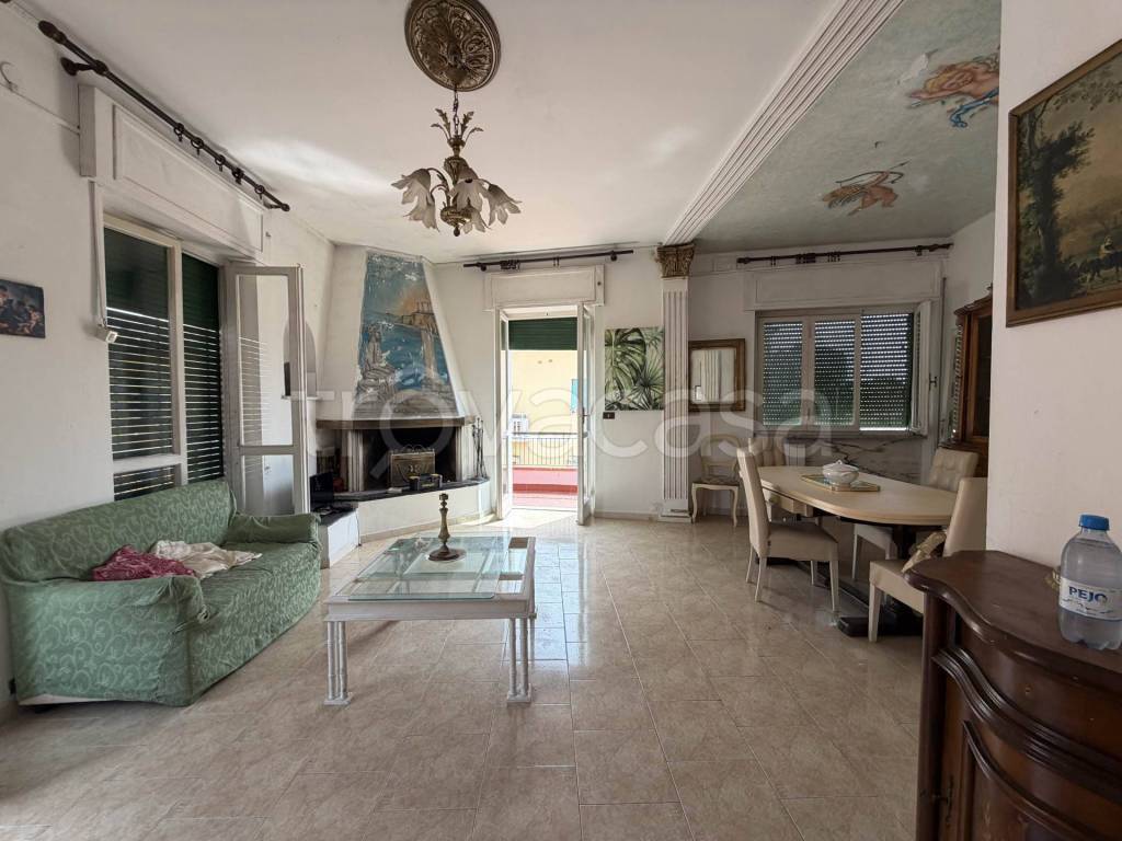 appartamento in affitto a Carrara in zona Marina di Carrara