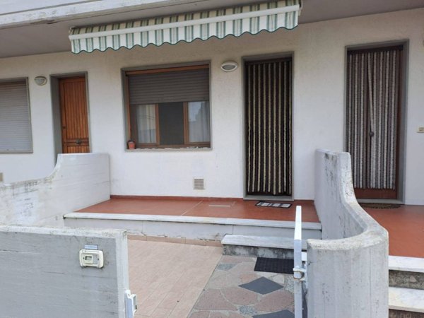 appartamento in affitto a Carrara in zona Marina di Carrara