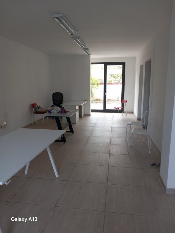 locale commerciale in affitto a Carrara
