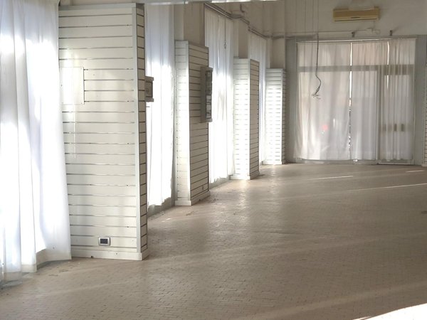 locale commerciale in affitto a Carrara in zona Centro Città