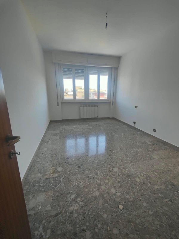 appartamento in affitto a Carrara in zona Marina di Carrara