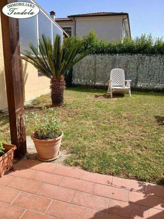 appartamento in affitto a Fosdinovo in zona Caniparola