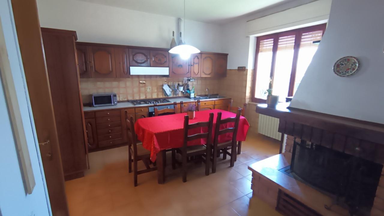 pentavano in affitto a Fosdinovo in zona Caniparola