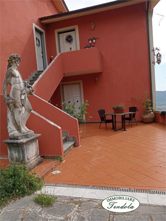 appartamento in affitto a Fosdinovo in zona Caprognano