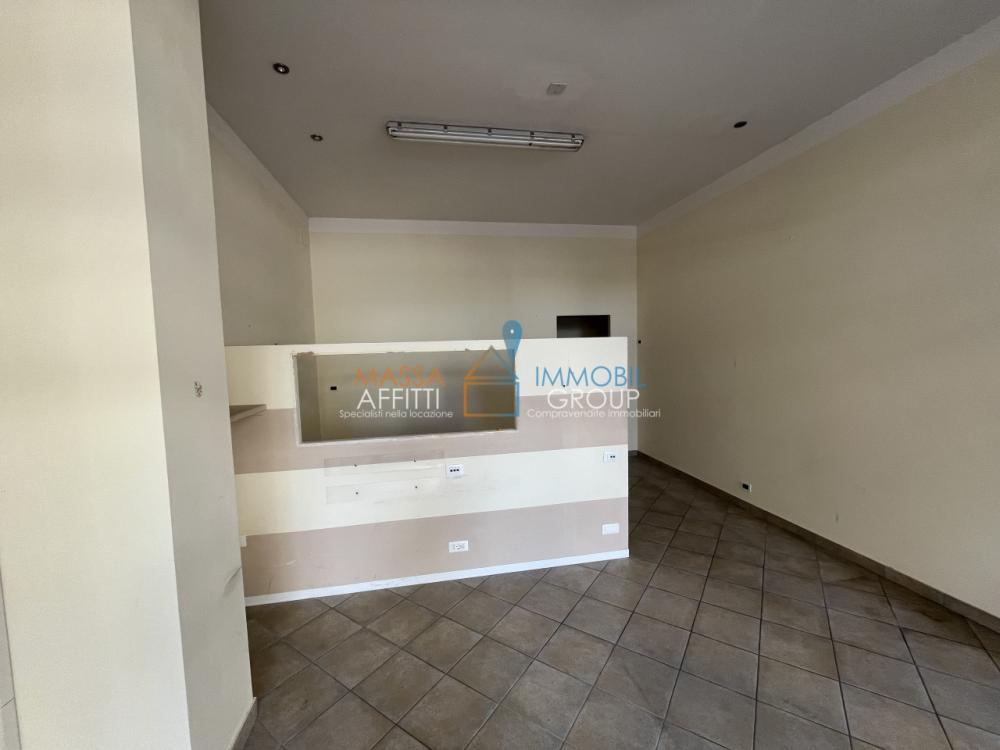 negozio in affitto a Massa in zona Centro Storico