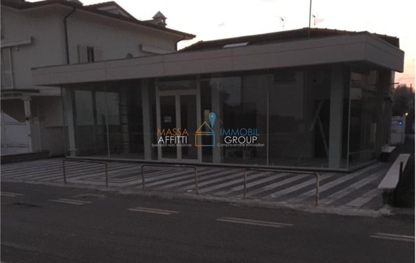 locale commerciale in affitto a Massa in zona Marina di Massa