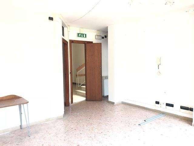 ufficio in affitto a Massa