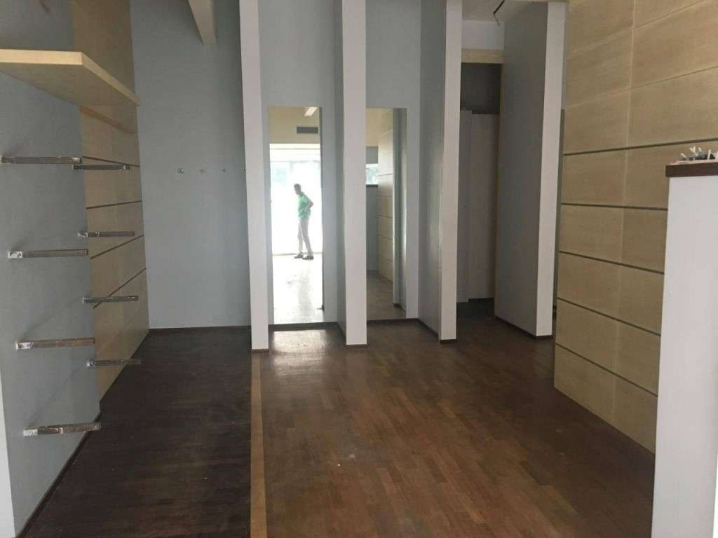 negozio in affitto a Massa in zona Centro Storico