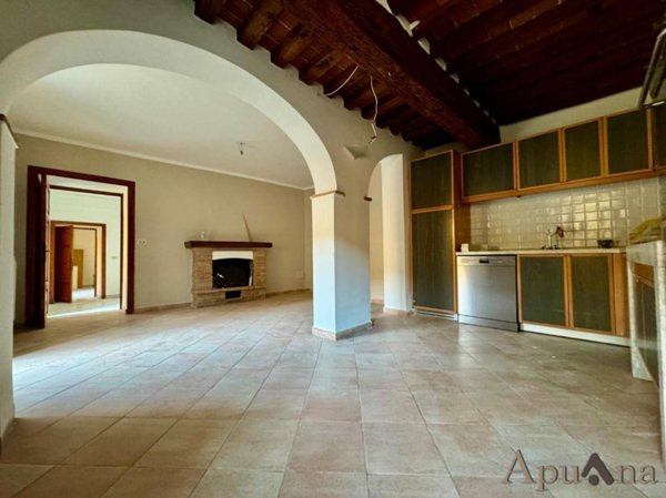 appartamento in affitto a Massa in zona Centro Storico