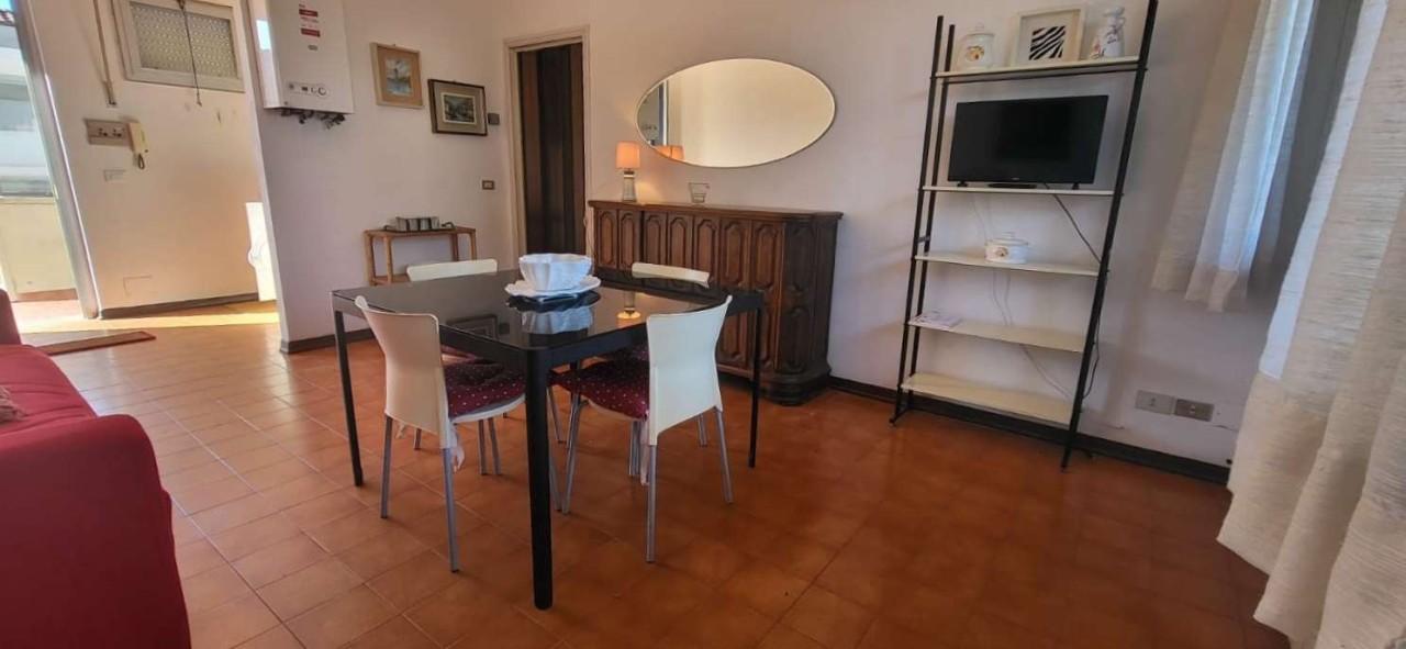 appartamento in affitto a Massa in zona Marina dei Ronchi