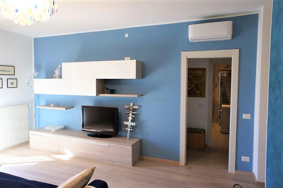 appartamento in affitto a Massa in zona Poveromo