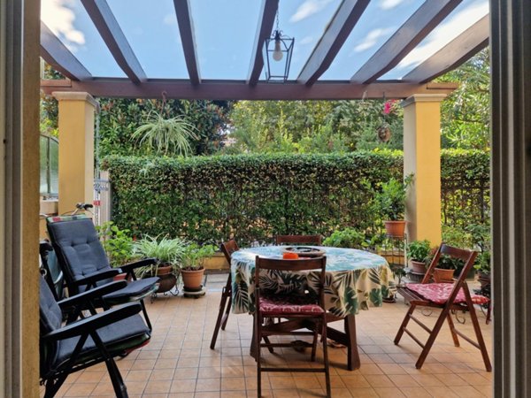 appartamento in affitto a Massa in zona Marina di Massa