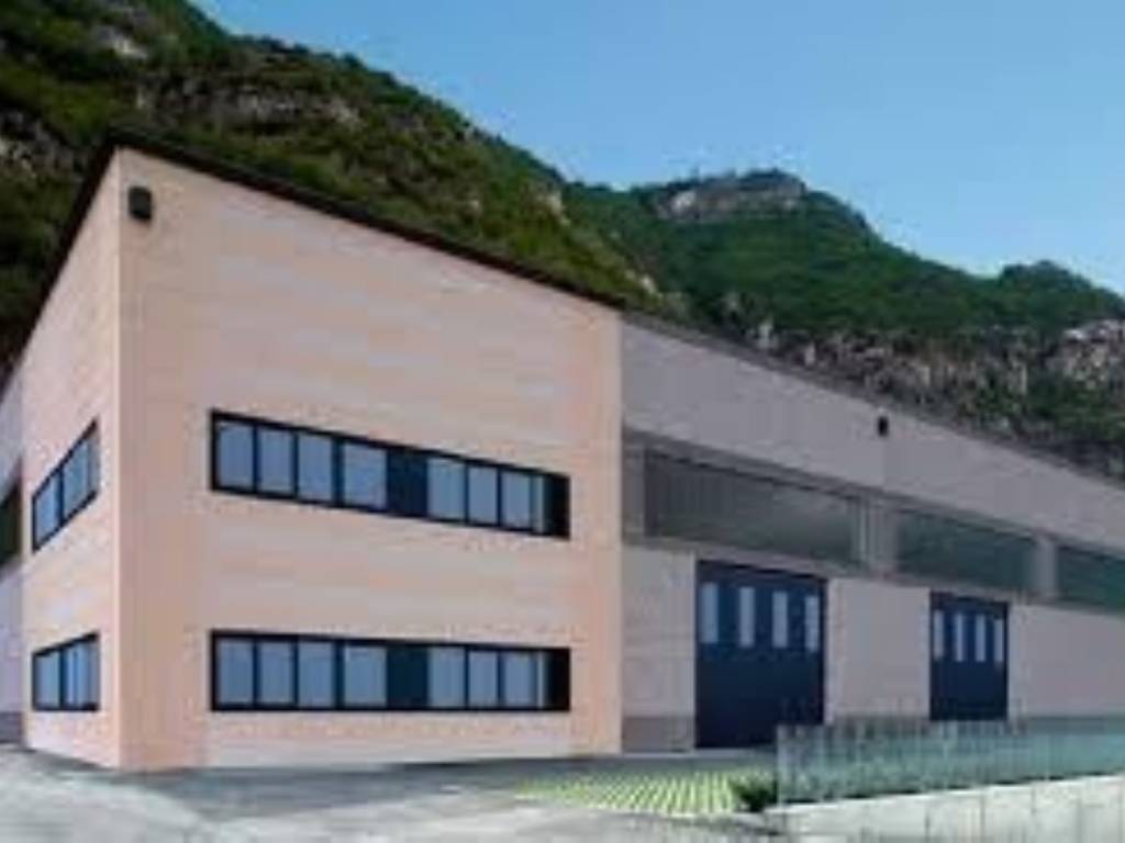 negozio in affitto a Massa in zona Castagnola