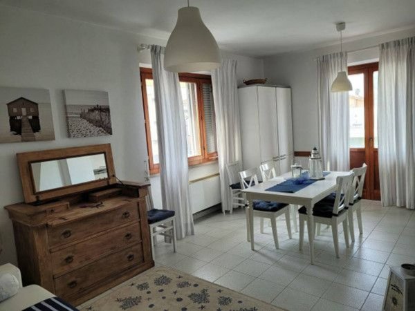 appartamento in affitto a Massa in zona Marina dei Ronchi