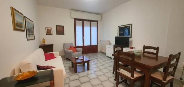 appartamento in affitto a Massa in zona Marina dei Ronchi