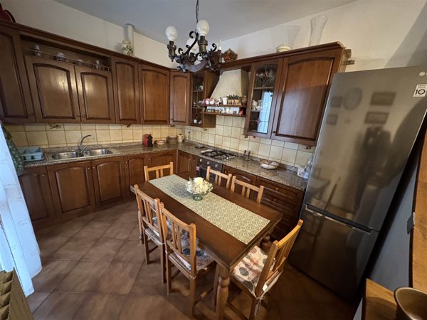 casa indipendente in affitto a Massa in zona Marina di Massa