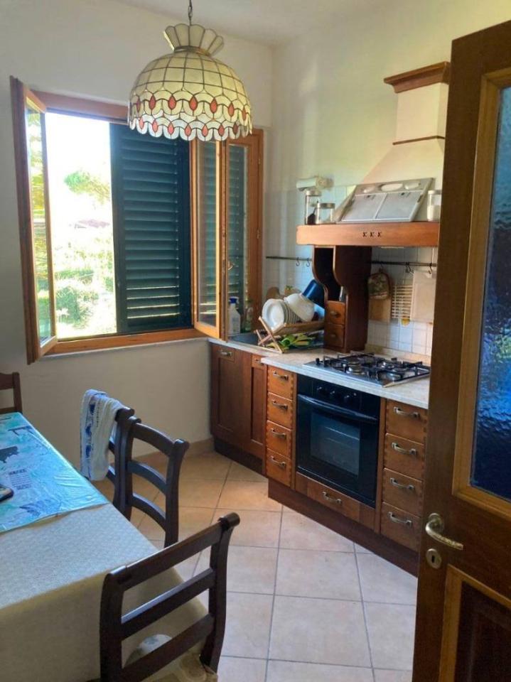 casa indipendente in affitto a Massa in zona Poveromo