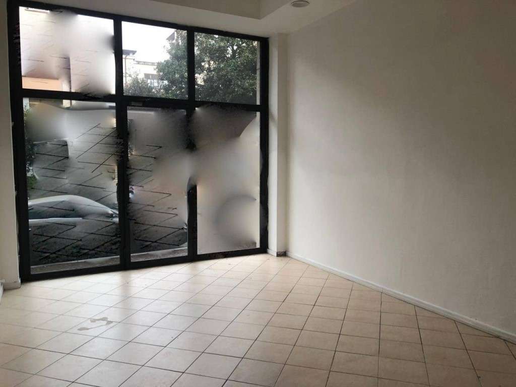 negozio in affitto a Massa