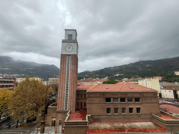 locale commerciale in affitto a Massa in zona Centro Storico
