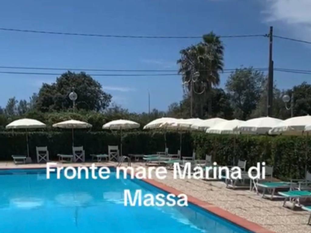 appartamento in affitto a Massa in zona Marina di Massa