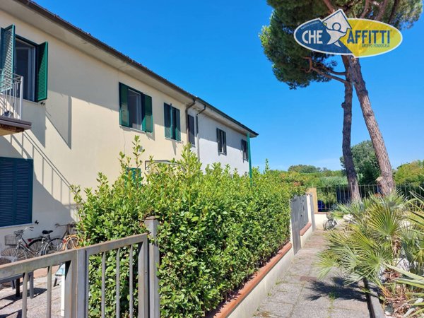 appartamento in affitto a Massa in zona Marina dei Ronchi