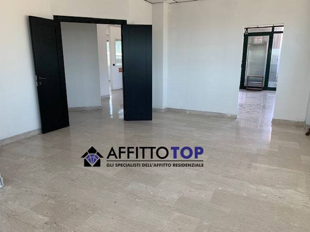 ufficio in affitto a Massa