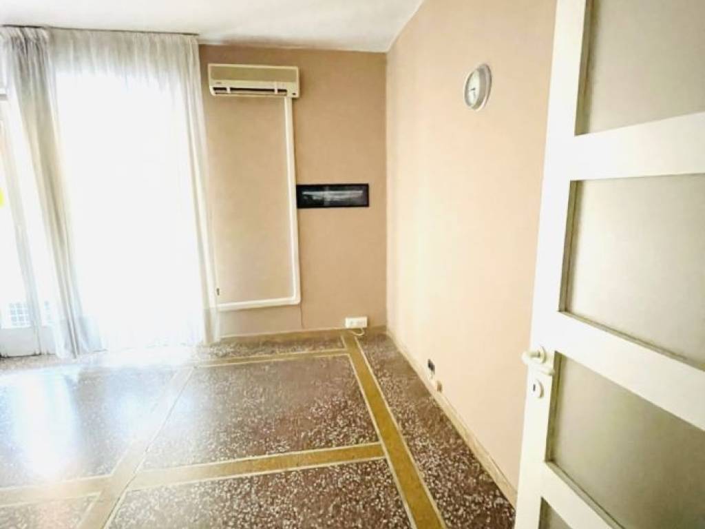 ufficio in affitto a Massa