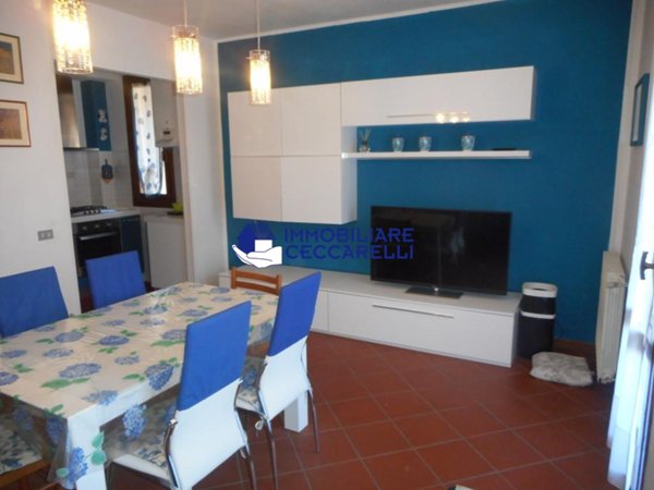 casa indipendente in affitto a Massa in zona Marina dei Ronchi
