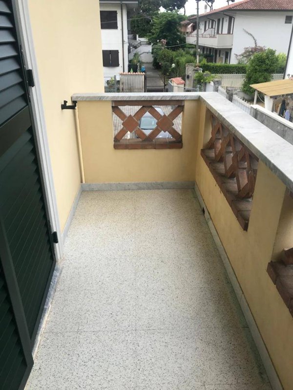 appartamento in affitto a Massa in zona Marina di Massa
