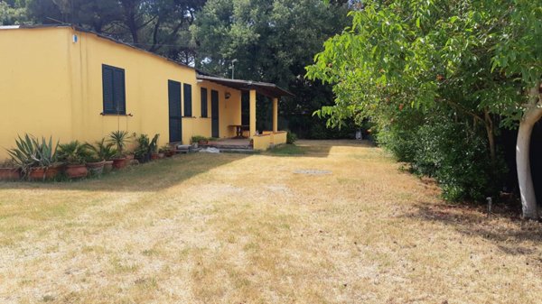 appartamento in affitto a Massa in zona Poveromo