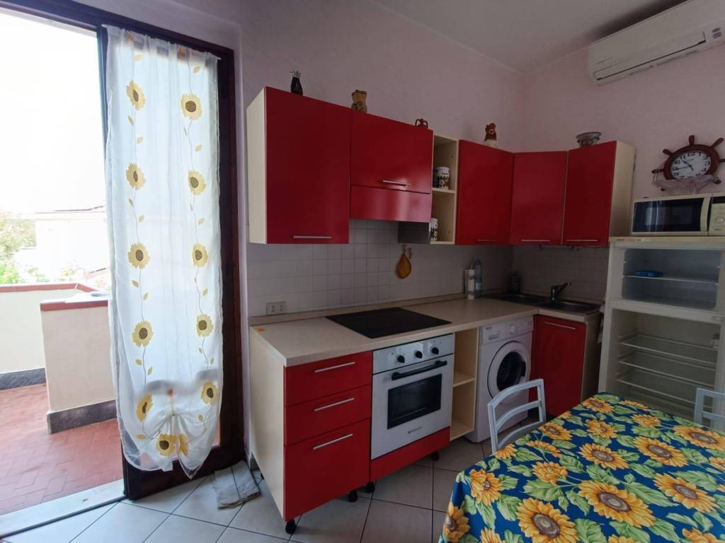 appartamento in affitto a Massa in zona Marina di Massa