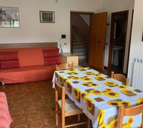 appartamento in affitto a Massa in zona Marina di Massa