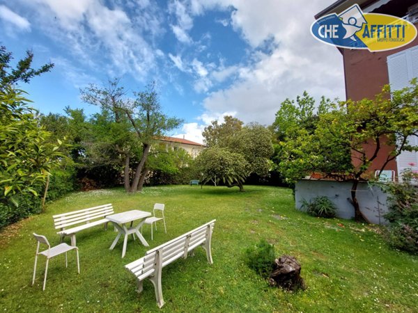 appartamento in affitto a Massa in zona Marina di Massa