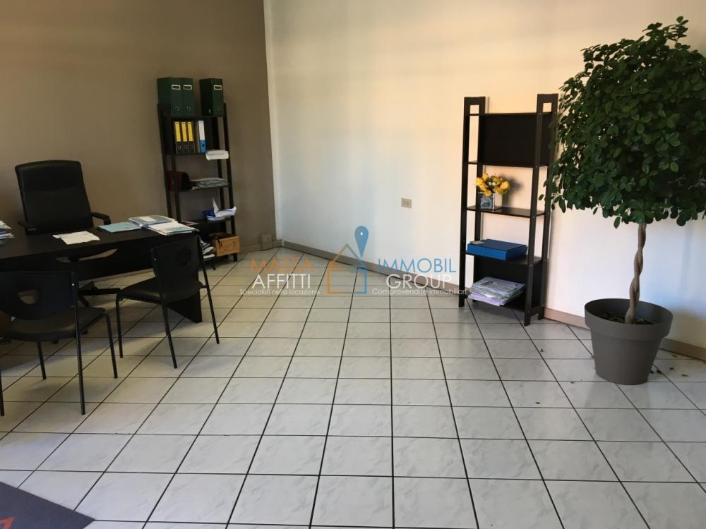 ufficio in affitto a Massa in zona Mirteto