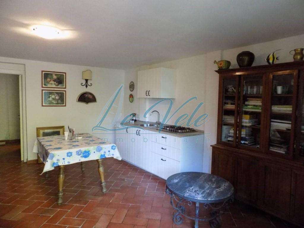 appartamento in affitto a Massa in zona Marina di Massa