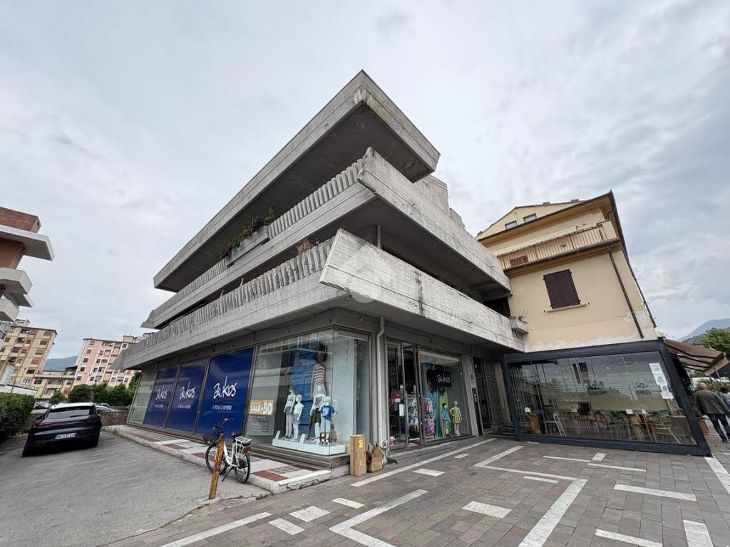 ufficio in affitto a Massa