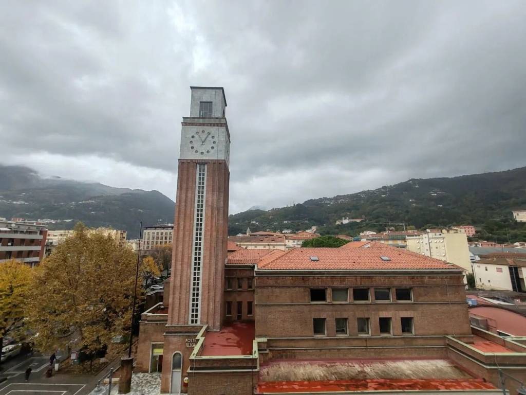 negozio in affitto a Massa in zona Centro Storico