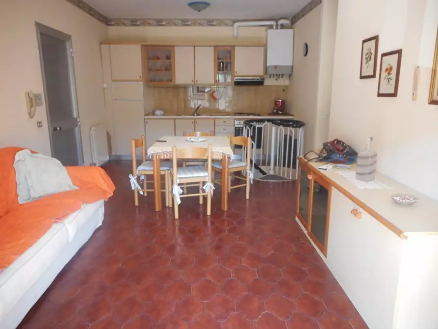 appartamento in affitto a Massa in zona Marina di Massa