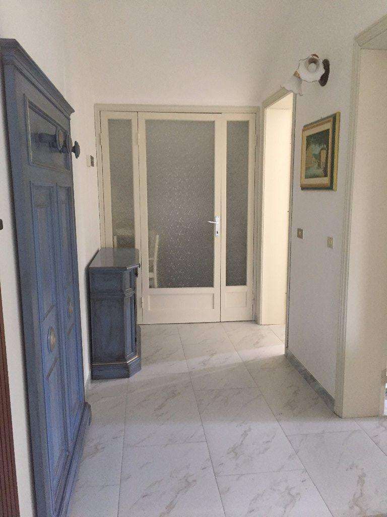 casa semindipendente in affitto a Massa in zona Marina dei Ronchi