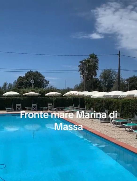 appartamento in affitto a Massa in zona Marina di Massa