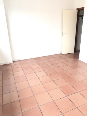 ufficio in affitto a Massa in zona Castagnola