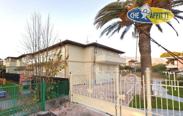 appartamento in affitto a Massa in zona Marina di Massa