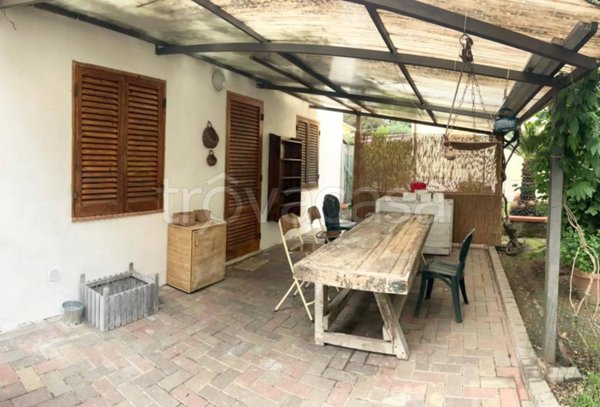 appartamento in affitto a Massa in zona Marina di Massa
