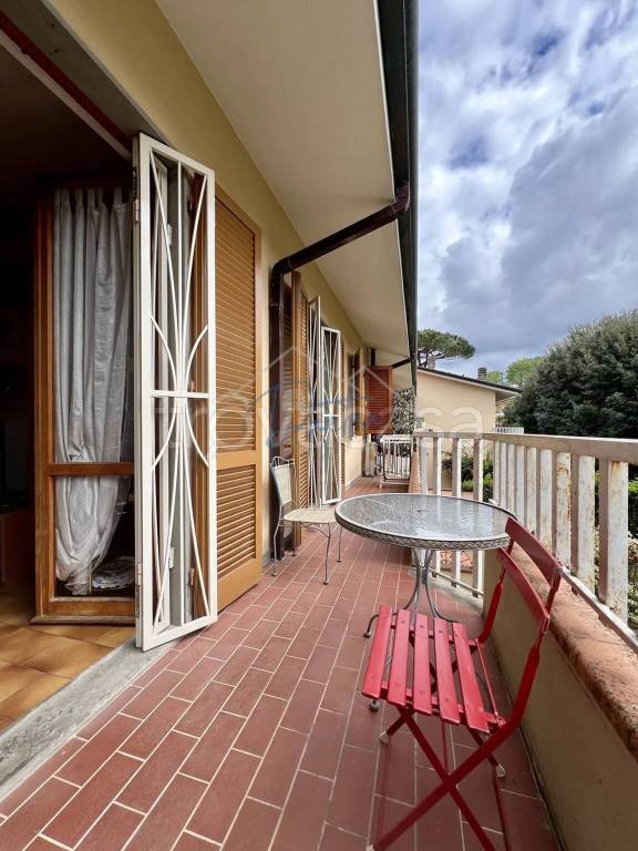 appartamento in affitto a Massa in zona Marina dei Ronchi